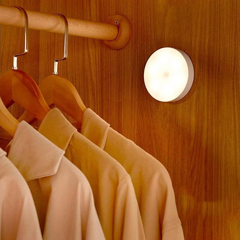Luminária LED com Sensor de Presença Recarregável USB